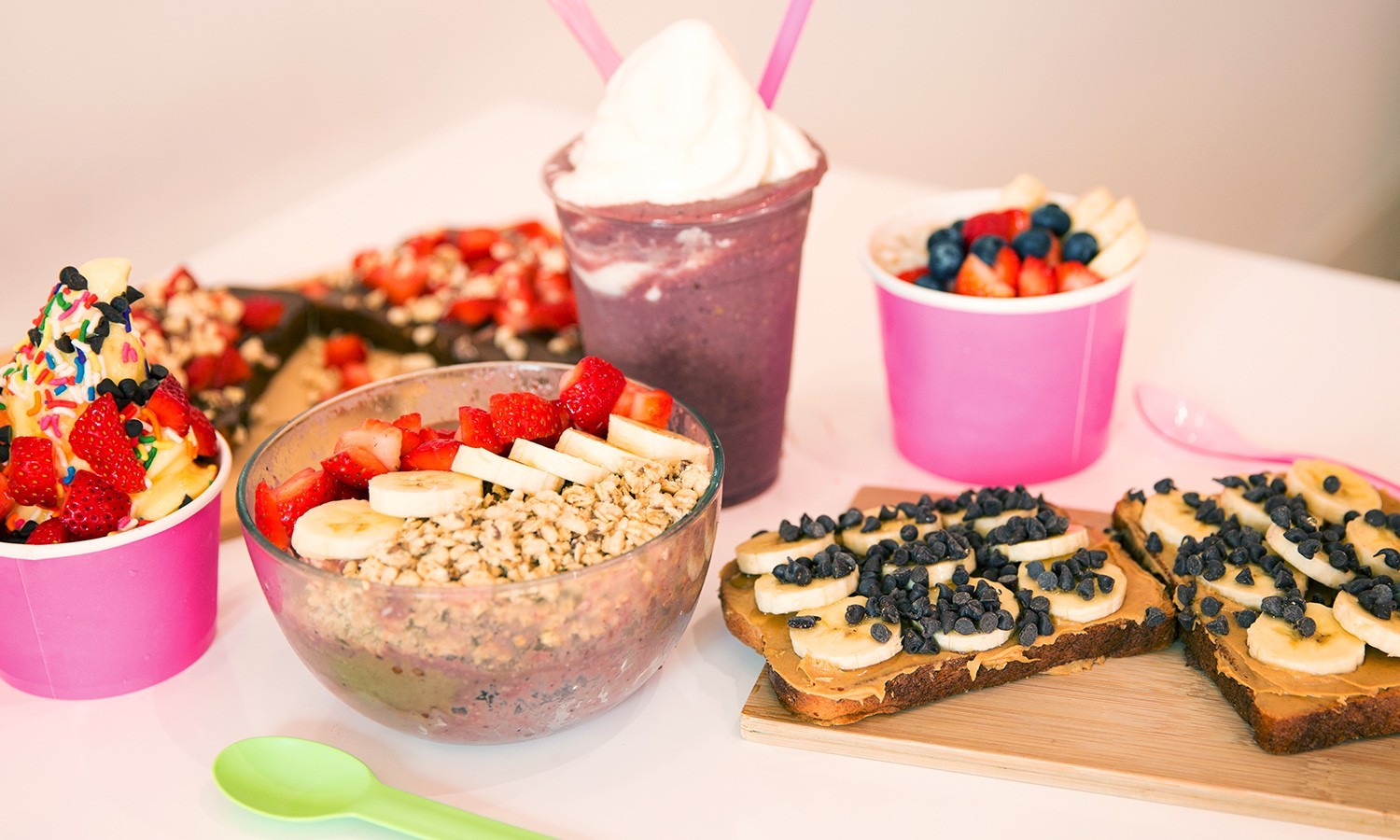 Bon Bon Berry Acai Bowl & Frozen Yogurt (UCLA) 莓莓可爱碗 Bon Bon Berry
